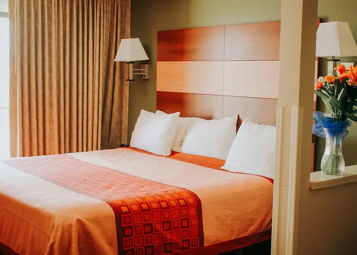 Rodeway & Havasu Hotel