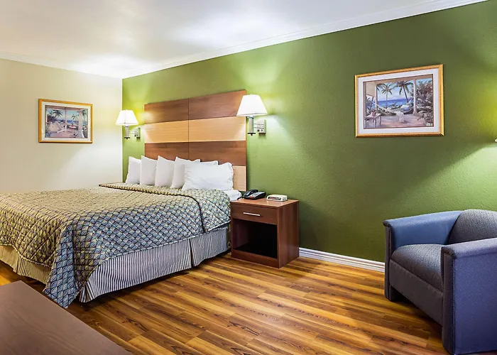 Rodeway & Havasu Hotel