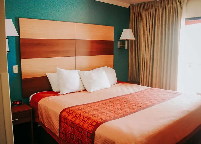 Rodeway & Havasu Hotel 3*