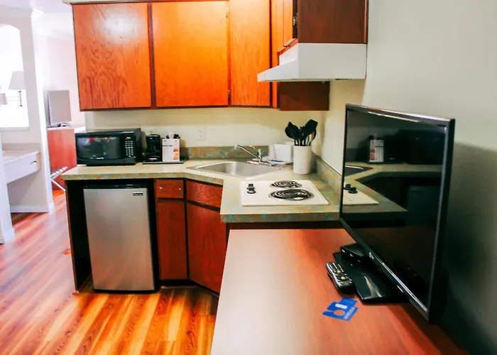 Rodeway & Havasu Hotel
