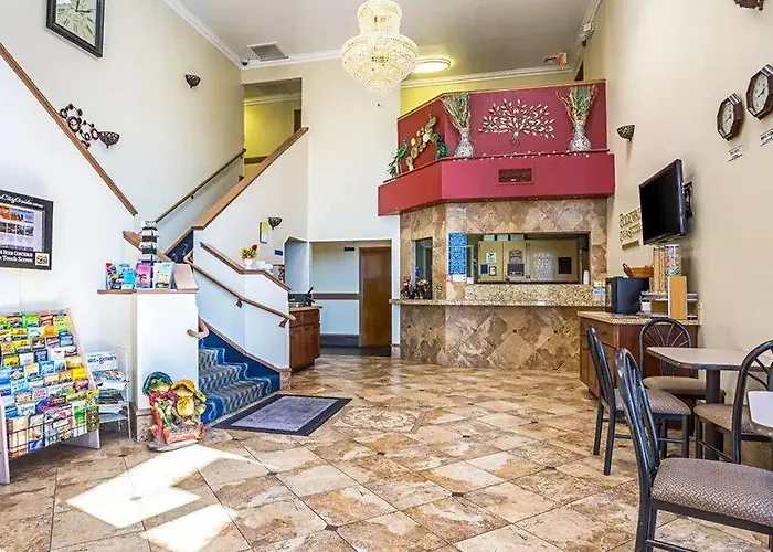 Rodeway & Havasu Hotel 3*