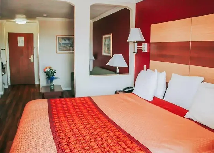Rodeway & Havasu Hotel